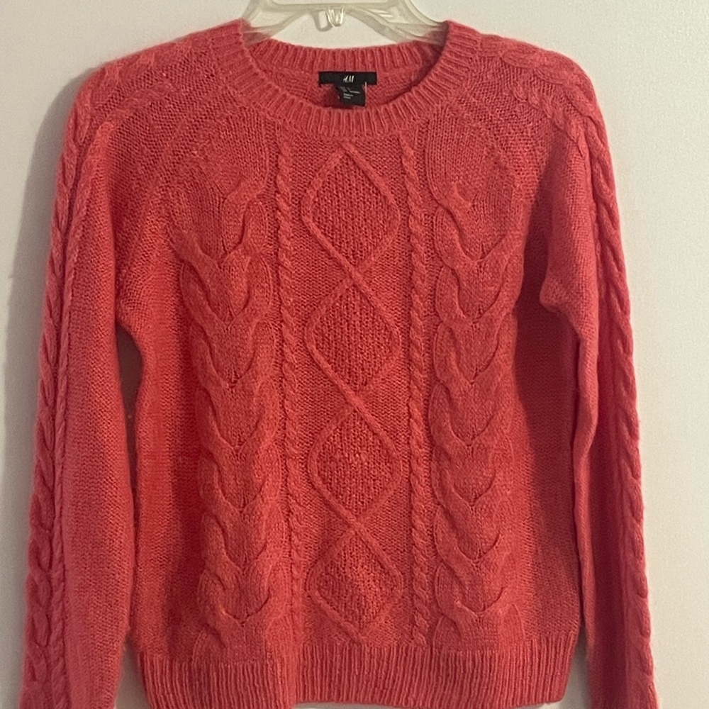 H&M pink sweater